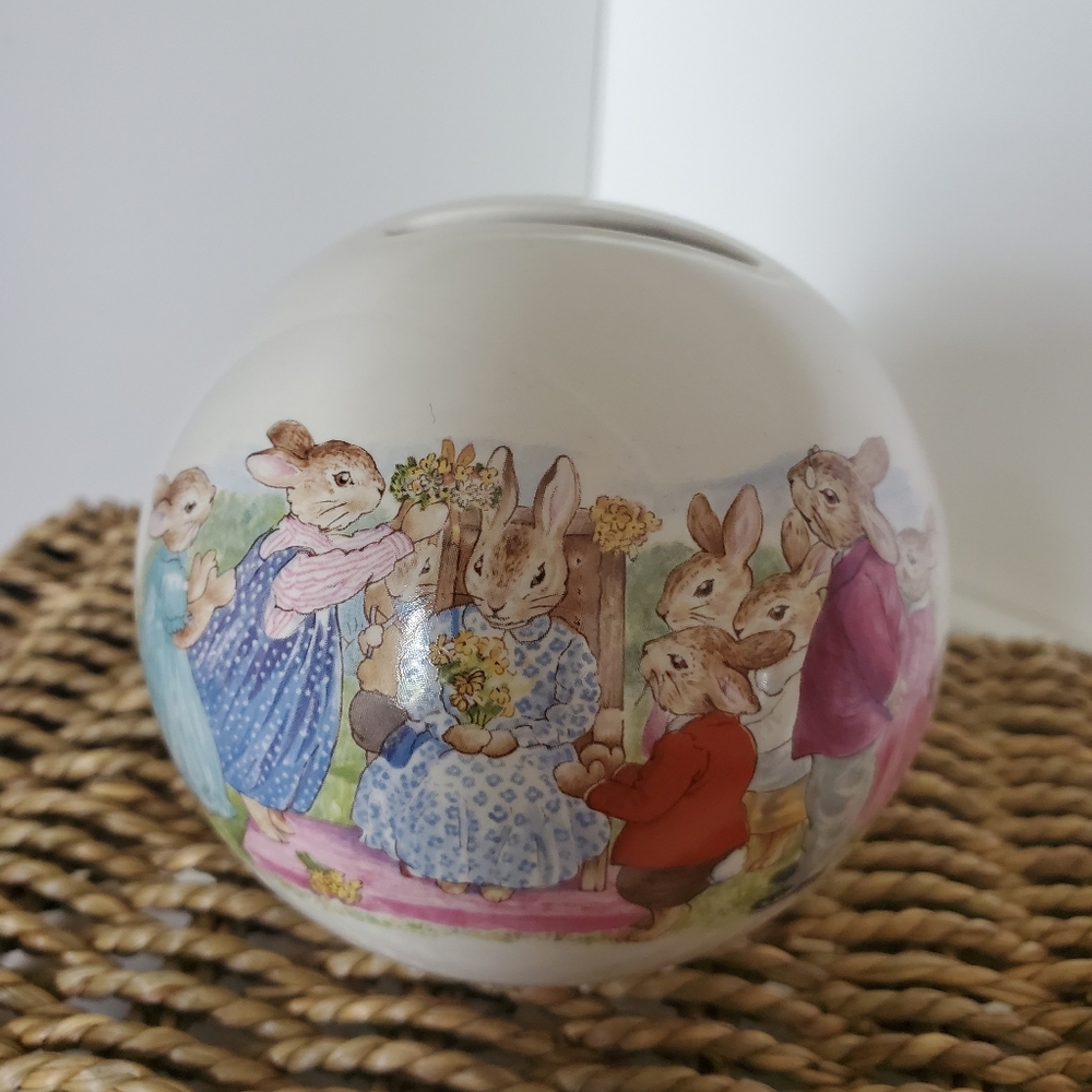 Bunnykins Queen of May coin bank, royal doulton, 1988, bone China, moneyball